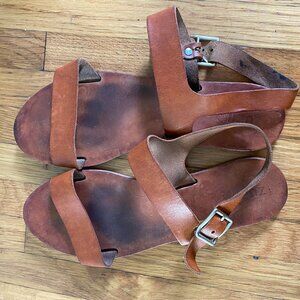 Zuzii leather flat sandals, brown, size 8